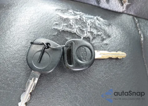 2006 Chevrolet Silverado 1500 Work Truck z USA, uszkodzony, nr VIN 3GCEC14V46G190852